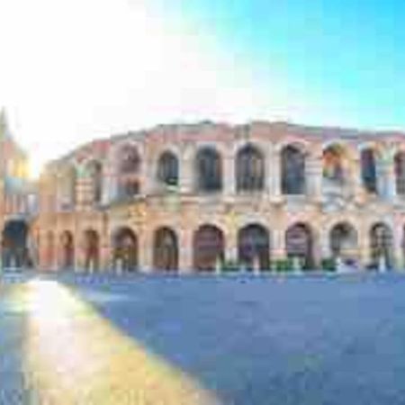 Graziosa Mansarda Centro Verona Luaran gambar
